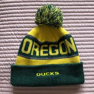 NWOT 💚💛OREGON DUCKS Beanie